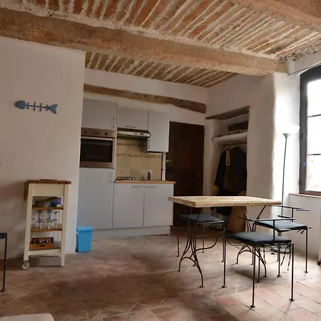 Studio De La Cheminee Et Studio De La Place Sigonce