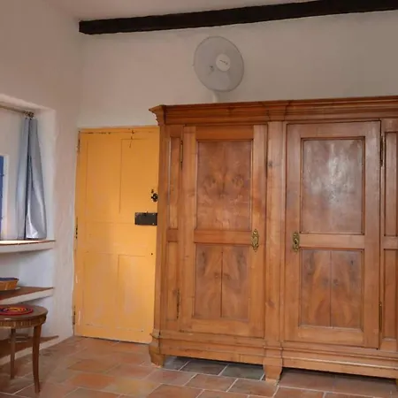 Studio De La Cheminee Et Studio De La Place Apartman *